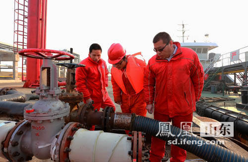 勝利油田海洋采油廠卸油碼頭輸油管道電伴熱帶保溫(圖1) 勝利油田海洋采油廠卸油碼頭輸油管道電伴熱帶保溫(圖1)