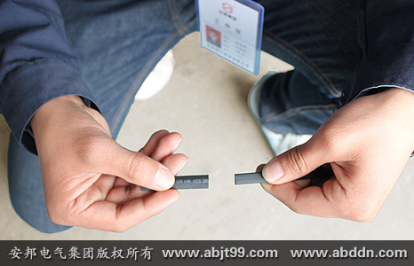 安邦太陽(yáng)能電伴熱帶安裝操作(安裝示意圖)(圖5) 將熱縮管套入電熱帶末端